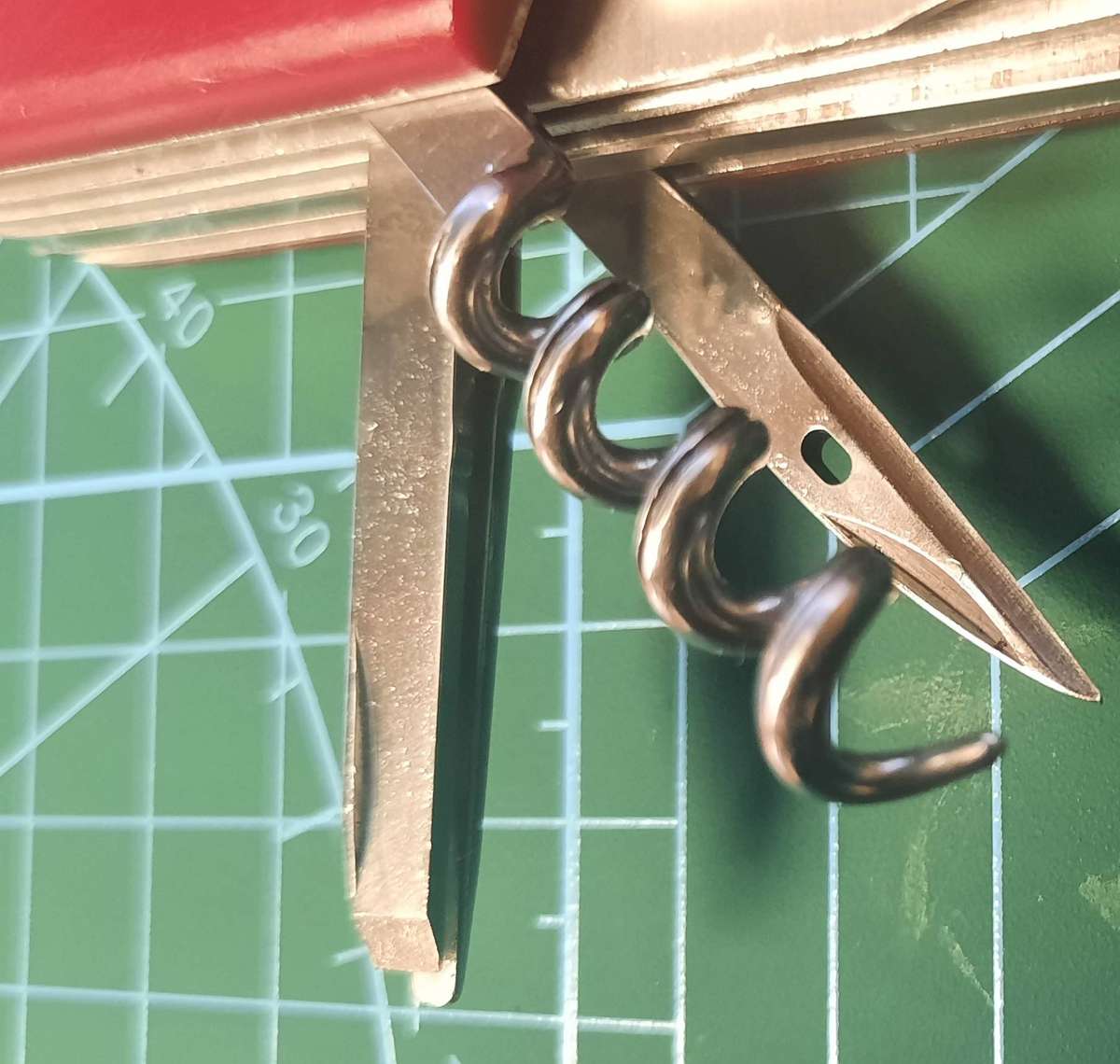 Victorinox - Ranger with Red Scales camping logo 91mm 5 Layers 1970 >mid 70 4 Turn corkscrew