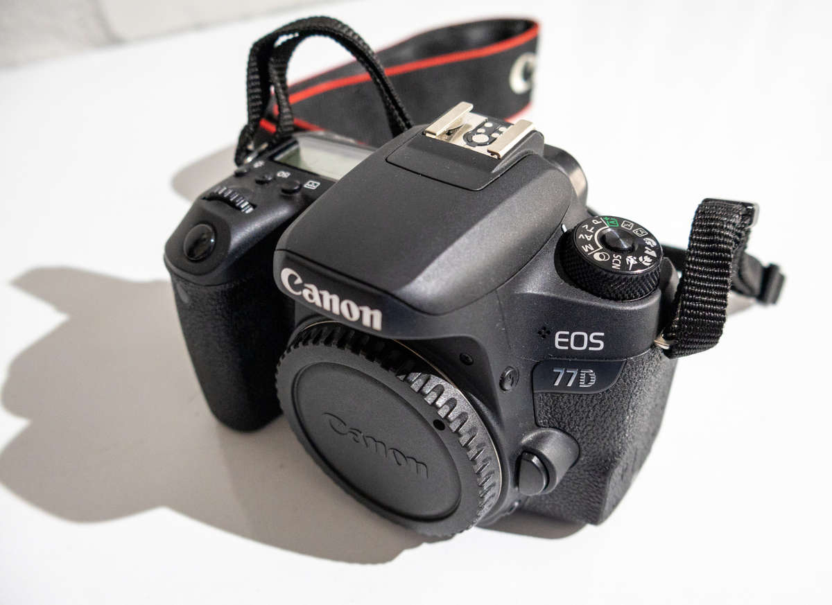 Canon EOS 77D DSLR - 24.2 Megapixels - Dual Pixel CMOS AF - Wi-Fi, NFC, Bluetooth - Body Only
