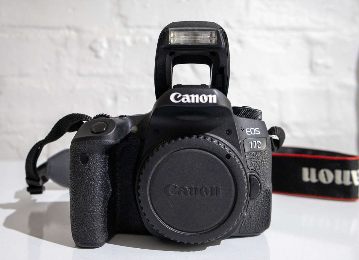 Canon EOS 77D DSLR - 24.2 Megapixels - Dual Pixel CMOS AF - Wi-Fi, NFC, Bluetooth - Body Only
