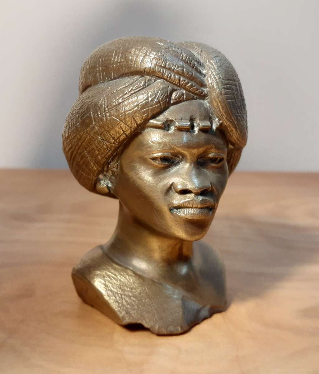 Investment Art - Casper Darare (1952 - 2001) Bronze Overlay Sculpture - Xhosa Female, No.4