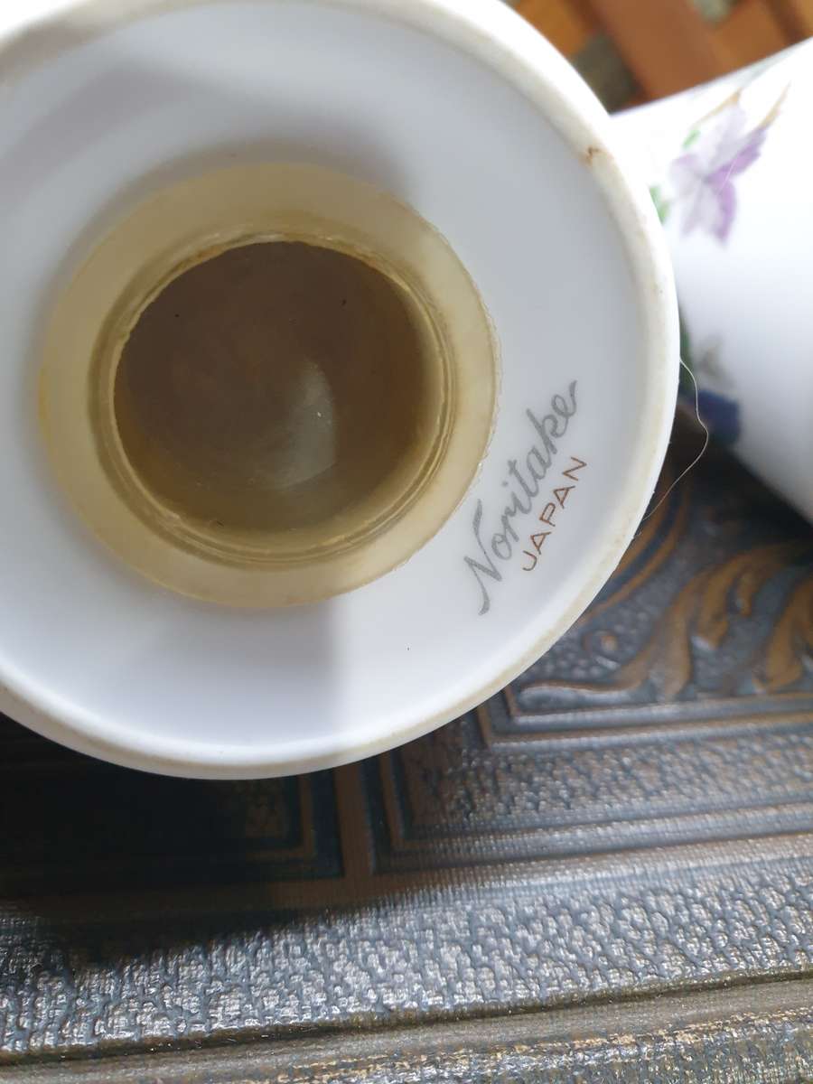 NORITAKE SALT AND PEPPER SET