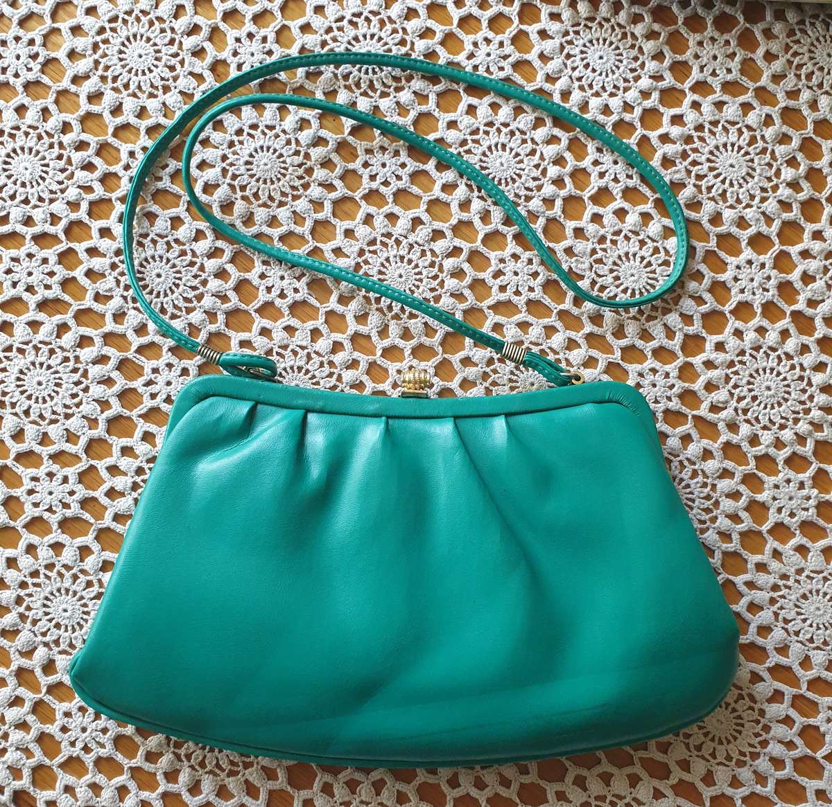 VINTAGE GREEN HANDBAG