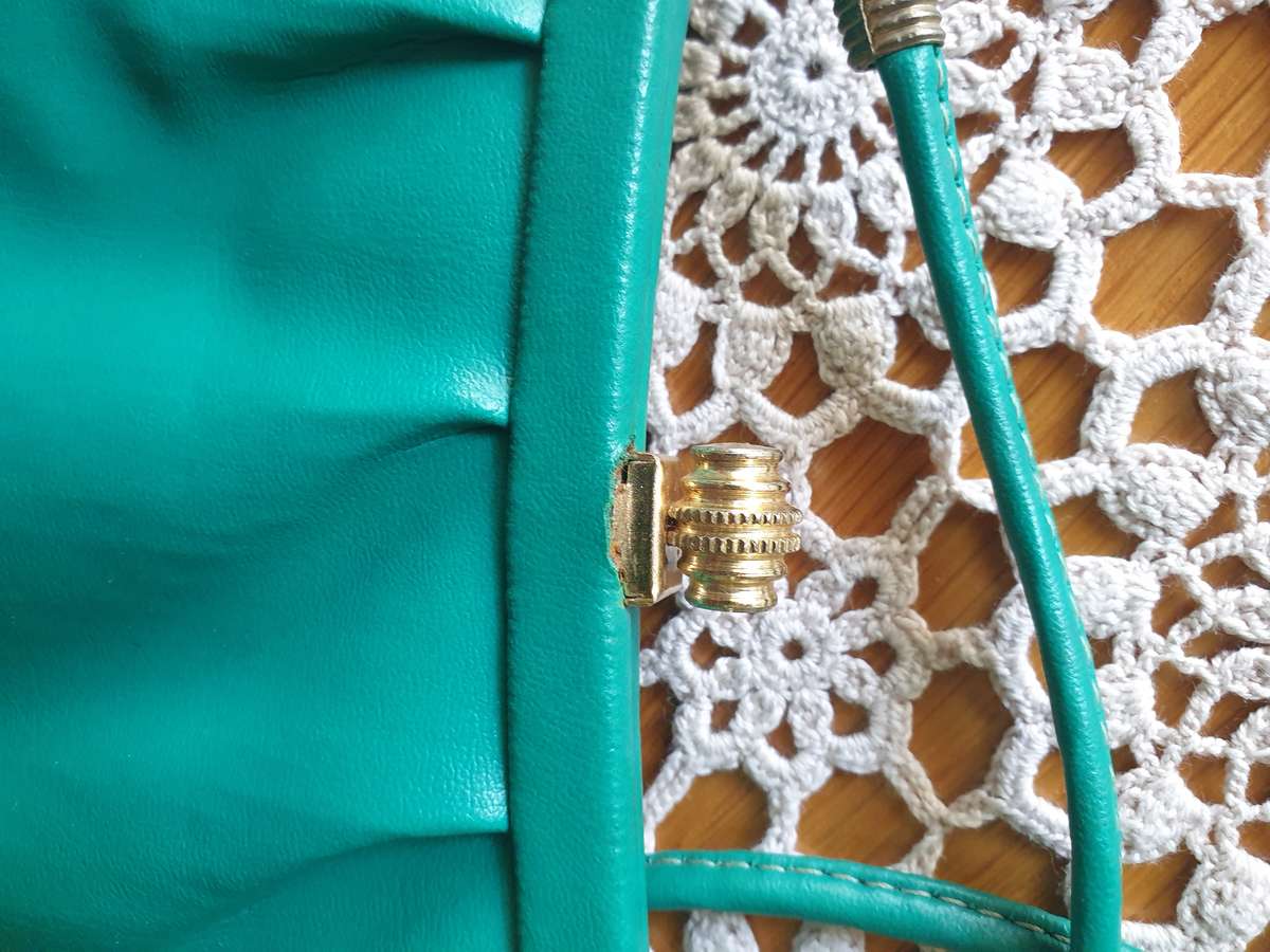 VINTAGE GREEN HANDBAG