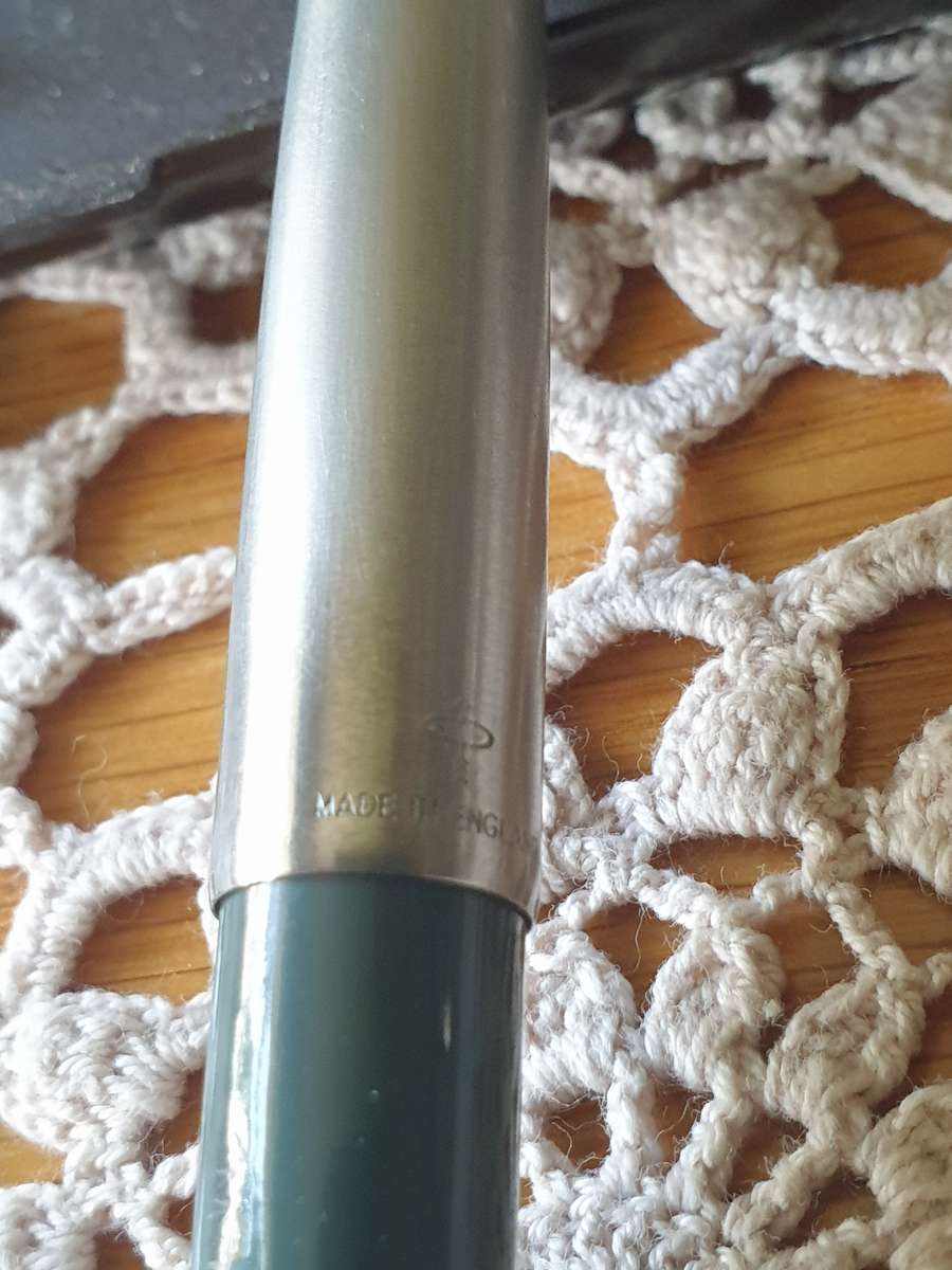 PARKER PEN | NEEDS A NEW REFILL | MADE IN ENGLAND