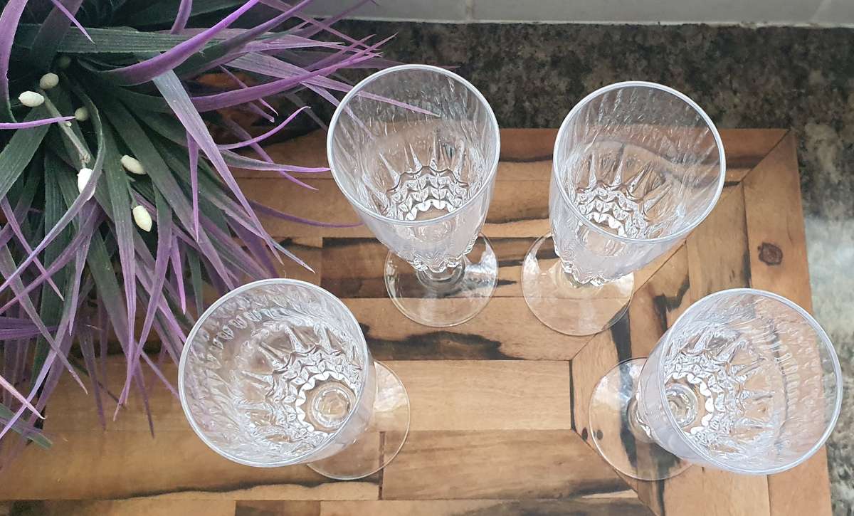 SET OF  4 GLASSES
