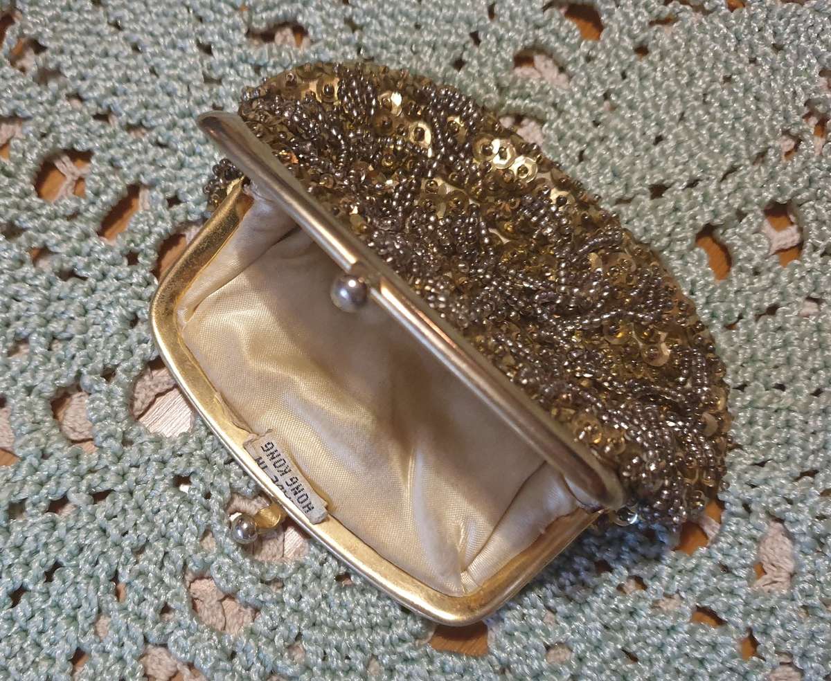 SMALL VINTAGE PURSE | MADE IN HONG KONG |