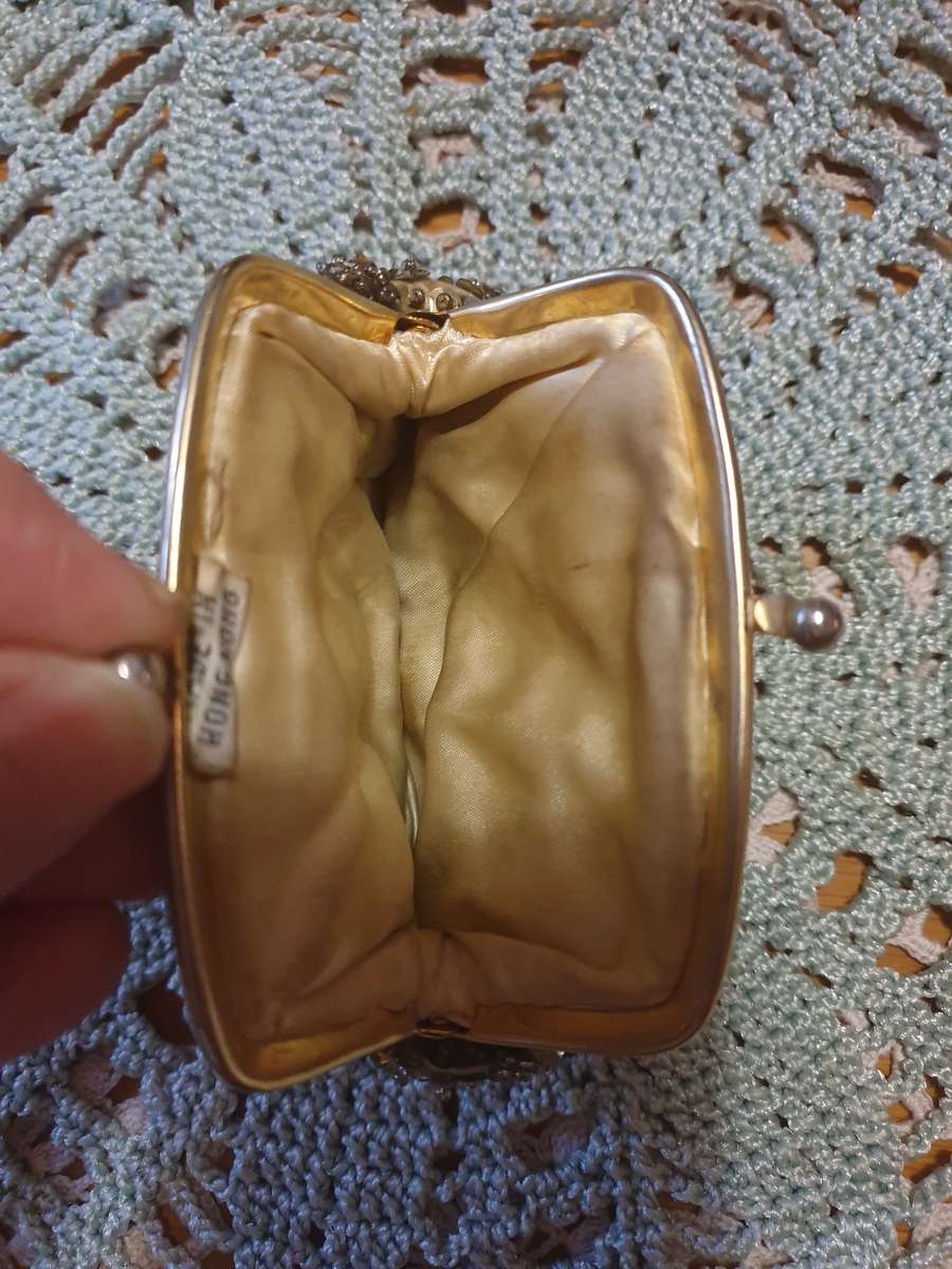 SMALL VINTAGE PURSE | MADE IN HONG KONG |