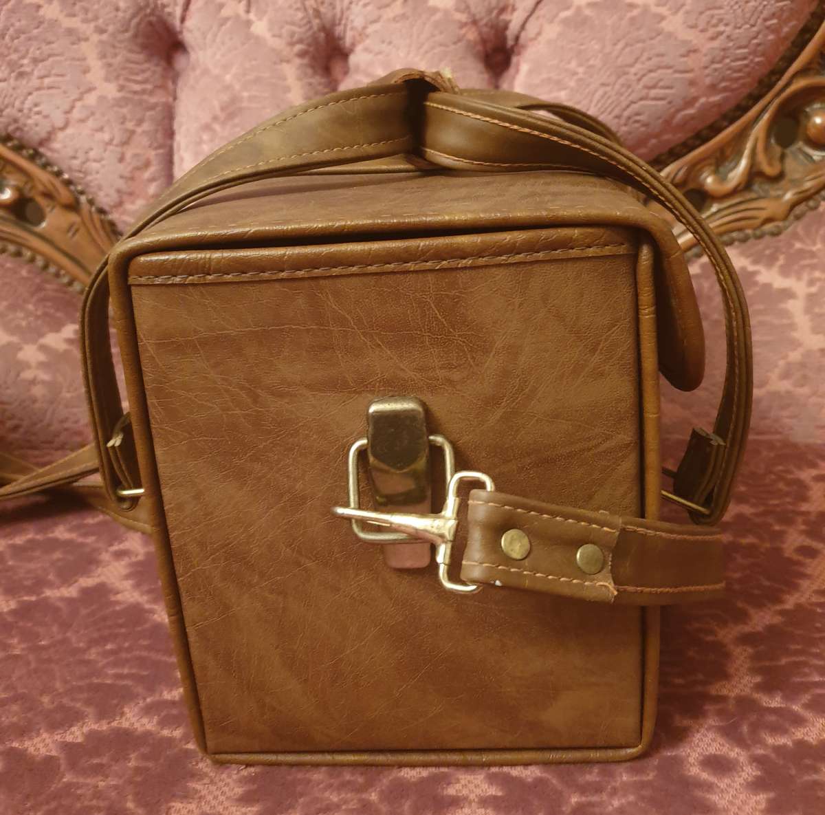 Vintage Brown  Camera Bag- EARLY 1960'S  . GREAT CONDITION