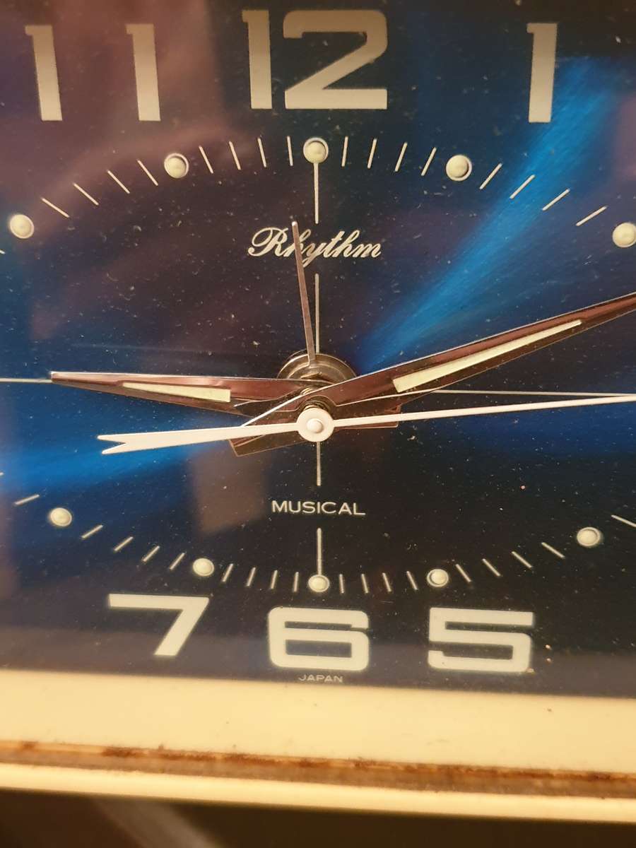 GINZA / RHYTHM Blue and White Musical Mid Century Alarm Clock / Desk Clock Playing Swan Lake, Japan