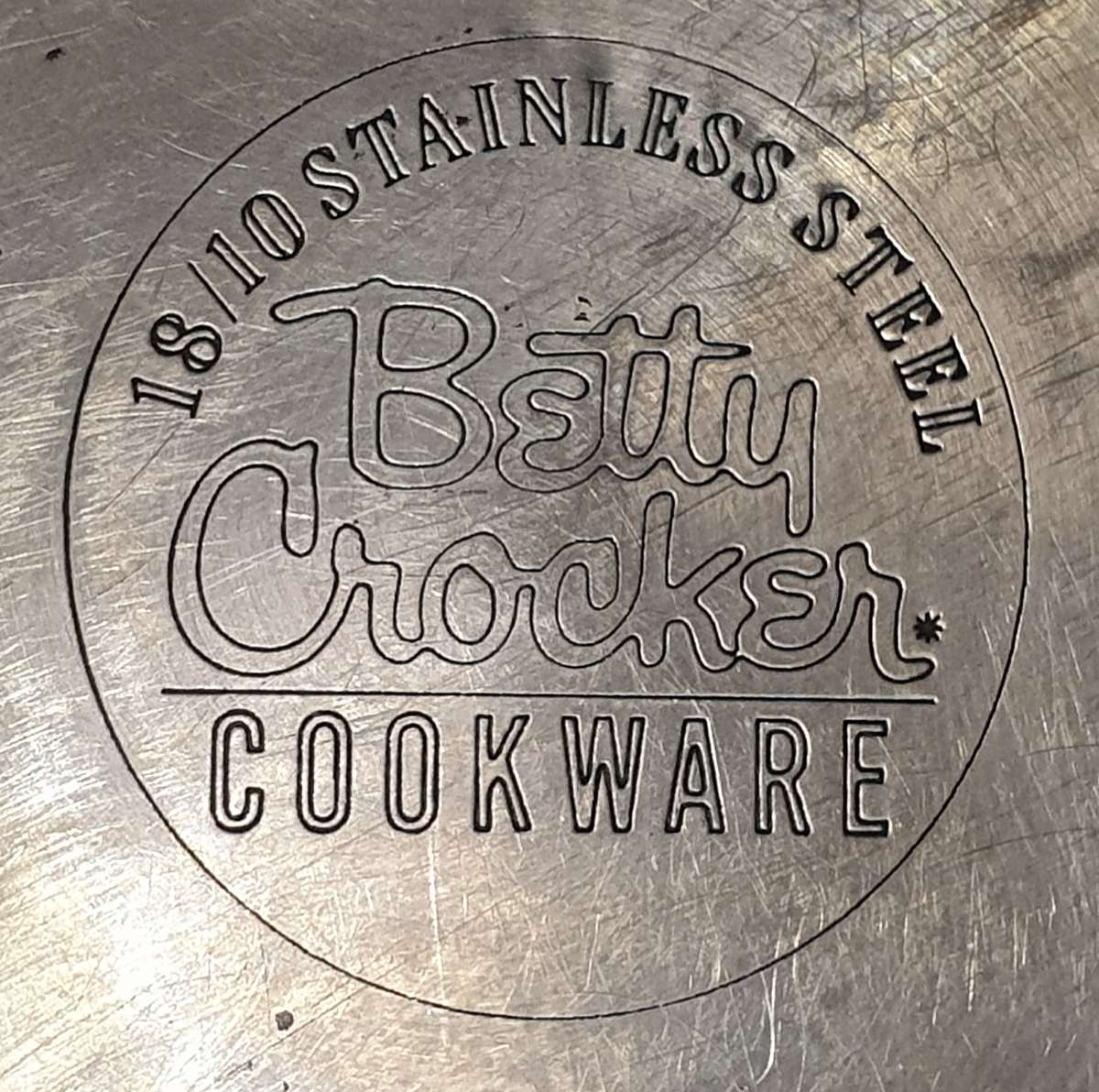 18/10 STAINLESS STEEL BETTY CROCKER COOKWARE PAN