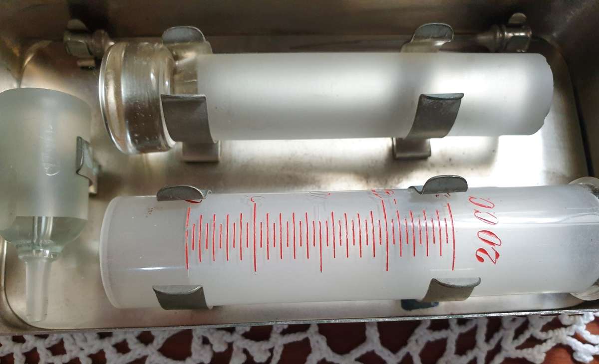 Atique complete grass Syringe kit. I have not seen one like this