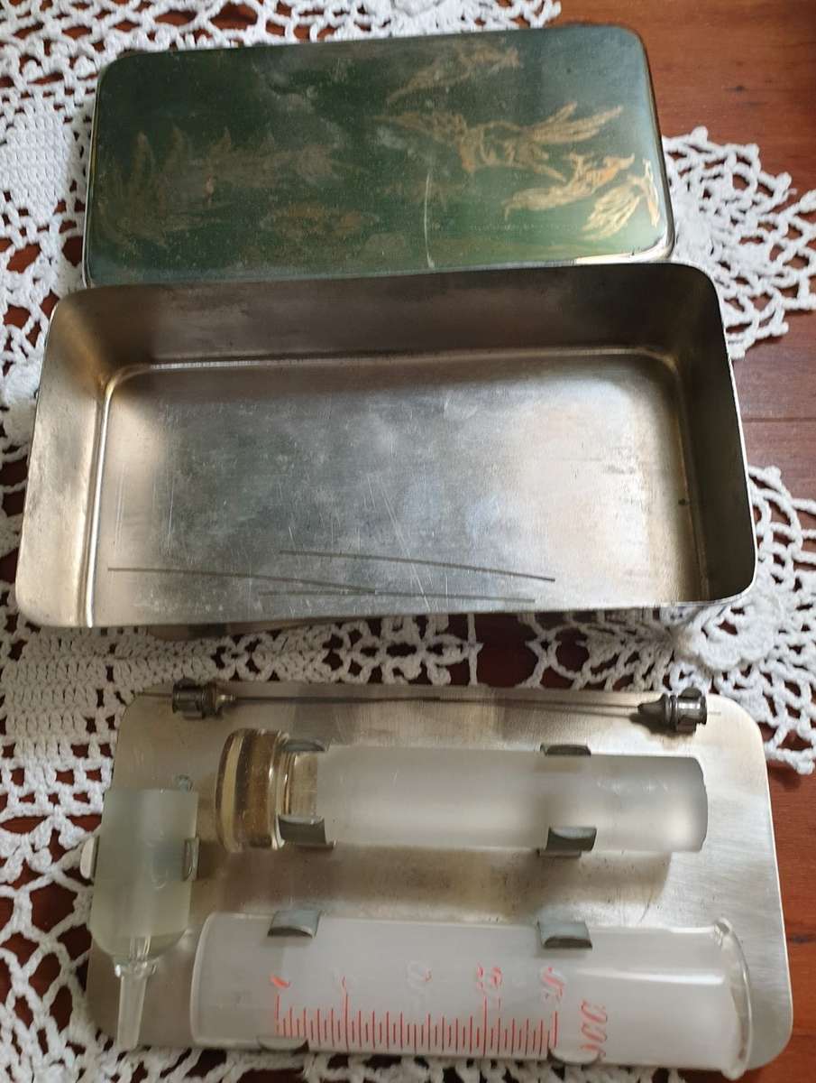 Atique complete grass Syringe kit. I have not seen one like this