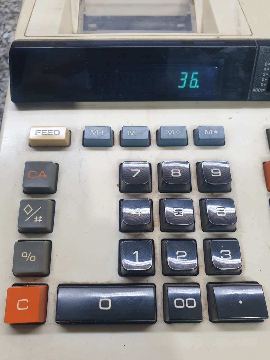 WOW ! Check out this amazing Casio printing calculator.