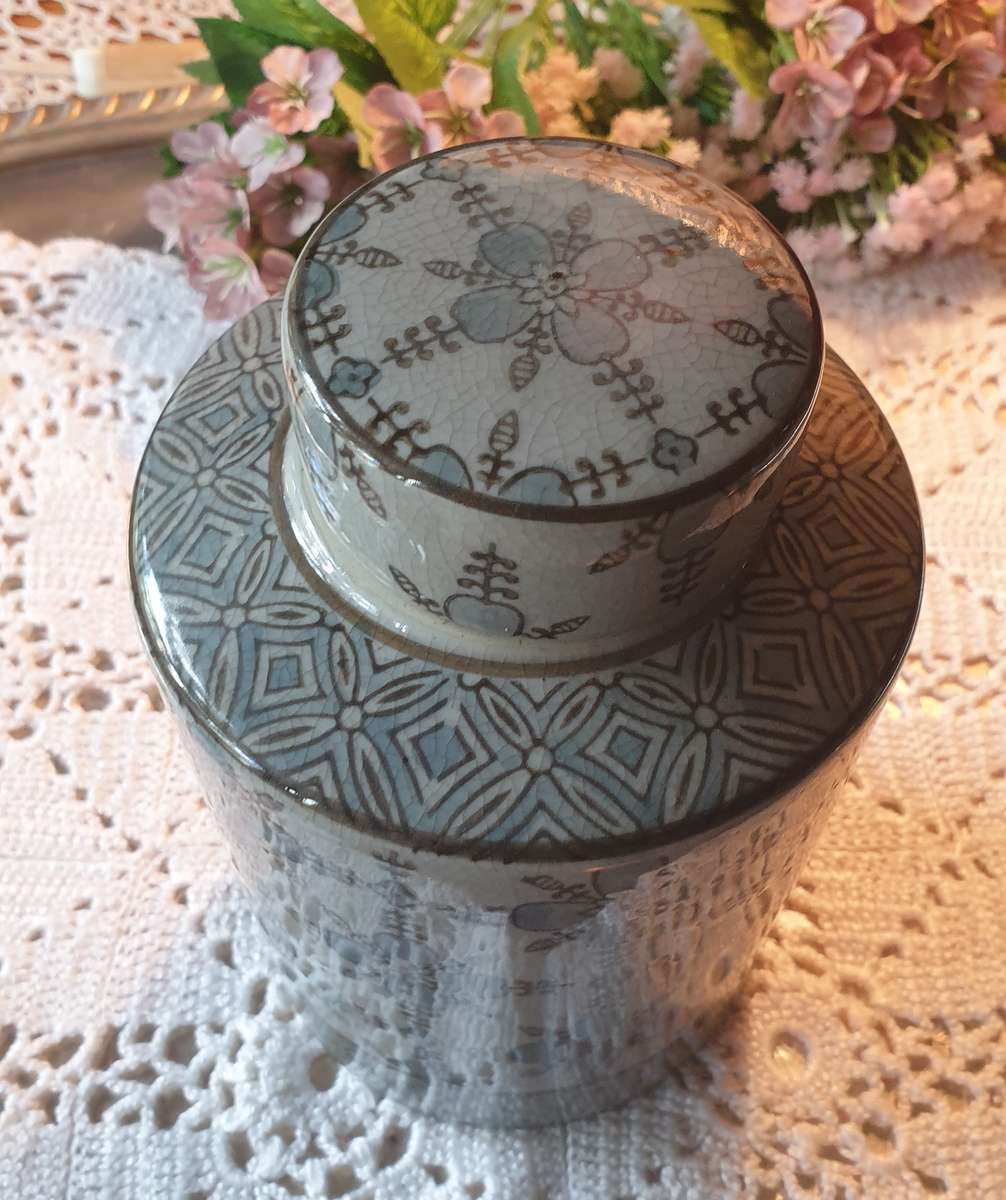 GINGER JAR FOR YOUR COLLECTION