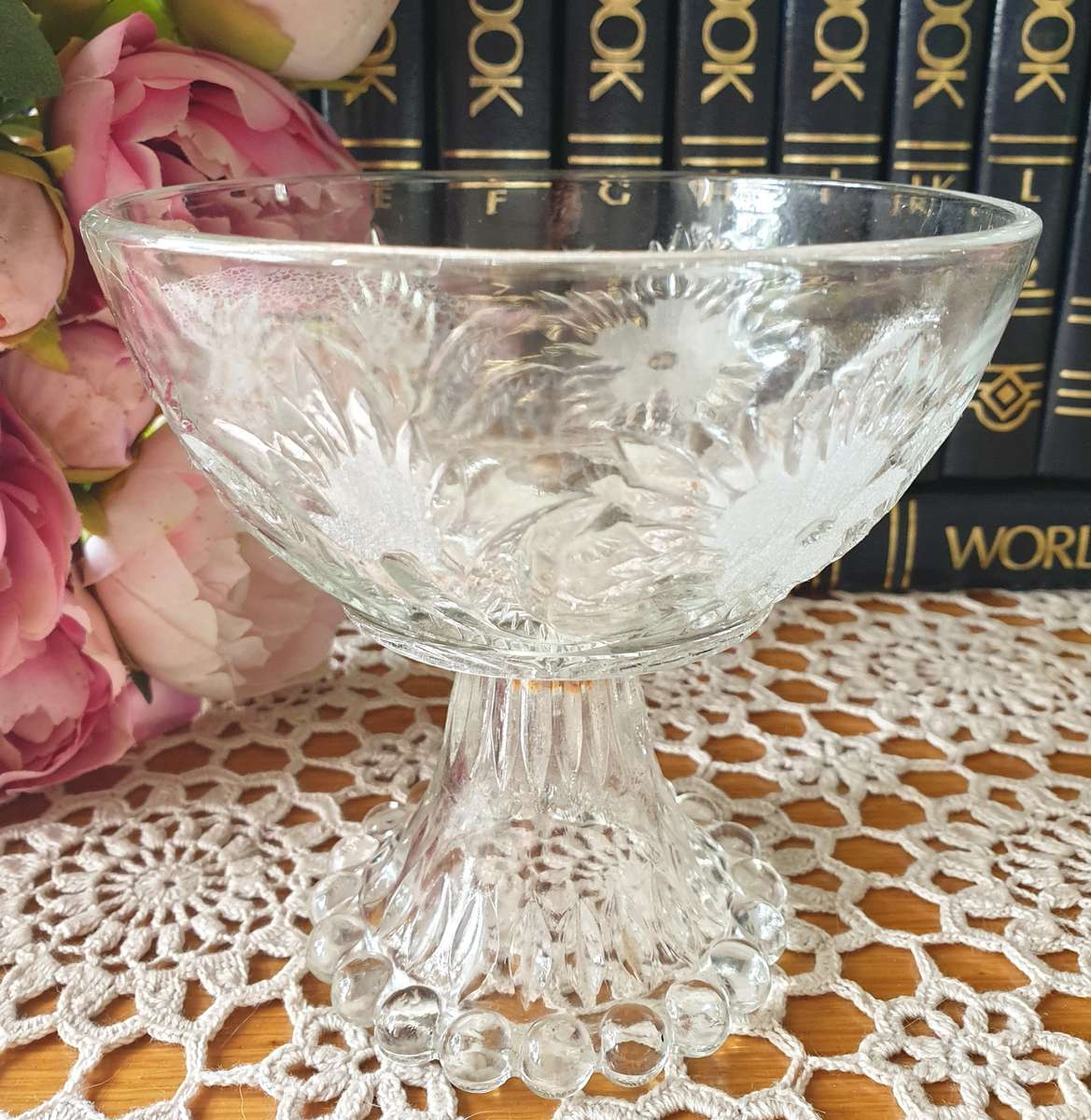 Vintage Mid-century Fruit Bowl | Candy Bowl | with floral decor and leg