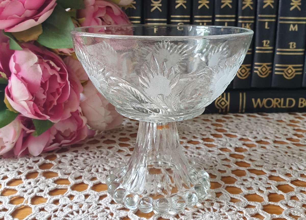 Vintage Mid-century Fruit Bowl | Candy Bowl | with floral decor and leg