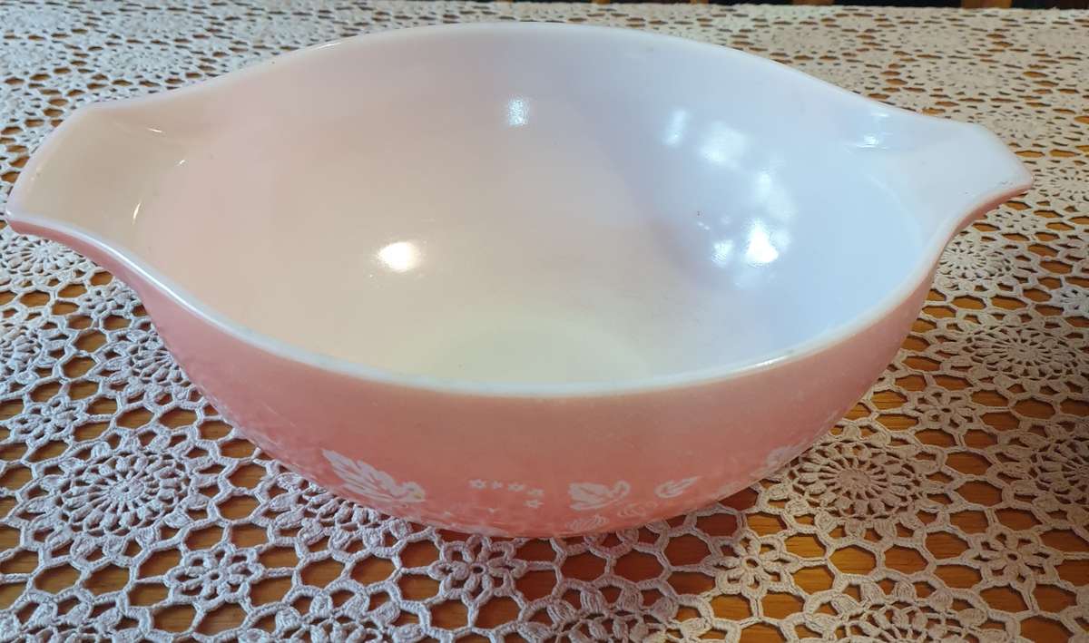 Vintage Pyrex, Pink Gooseberry BOWL