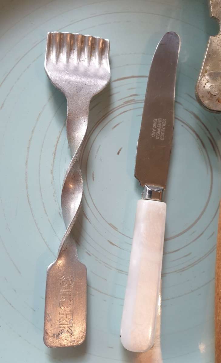KITCHEN UTENSILS MADE IN ENGLAND
