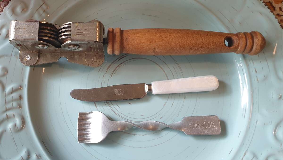 KITCHEN UTENSILS MADE IN ENGLAND