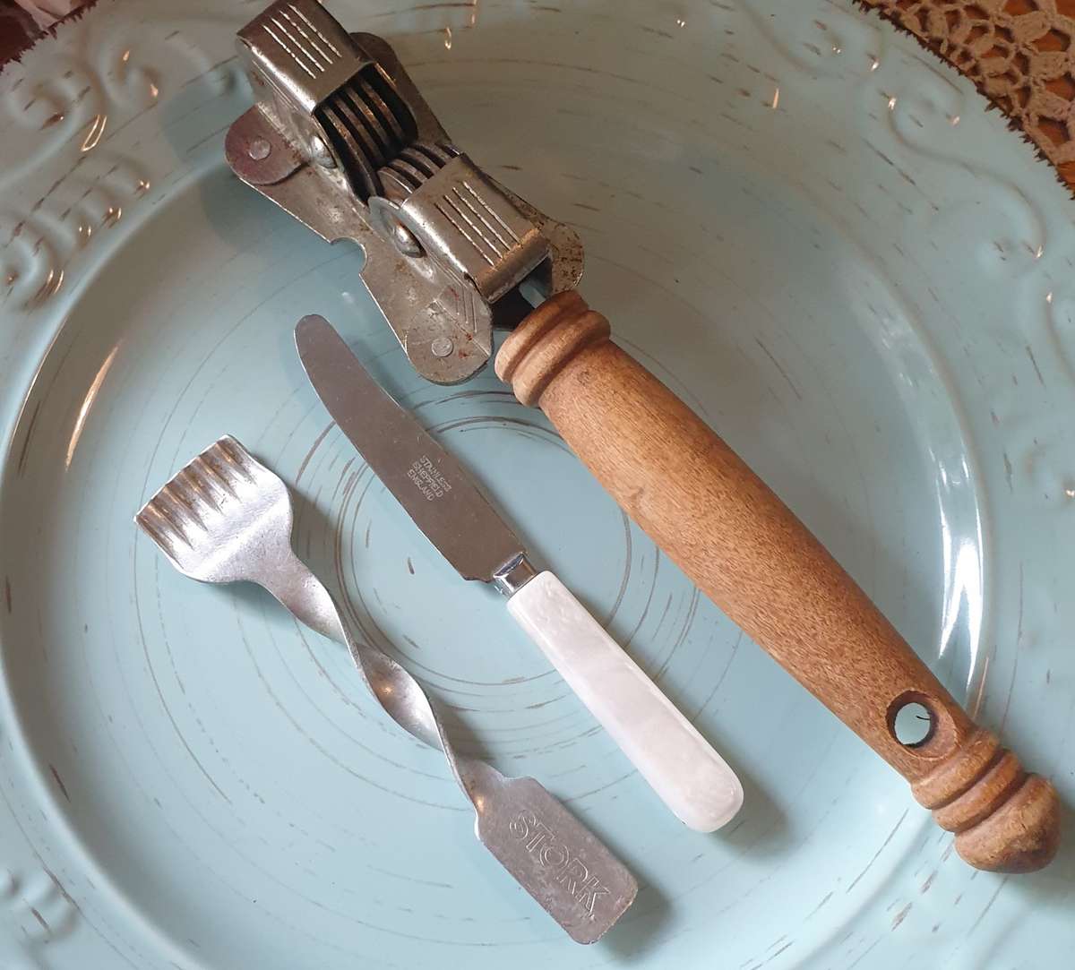 KITCHEN UTENSILS MADE IN ENGLAND