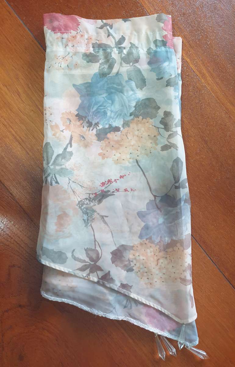 KITCHEN FRILL WITH BEADS