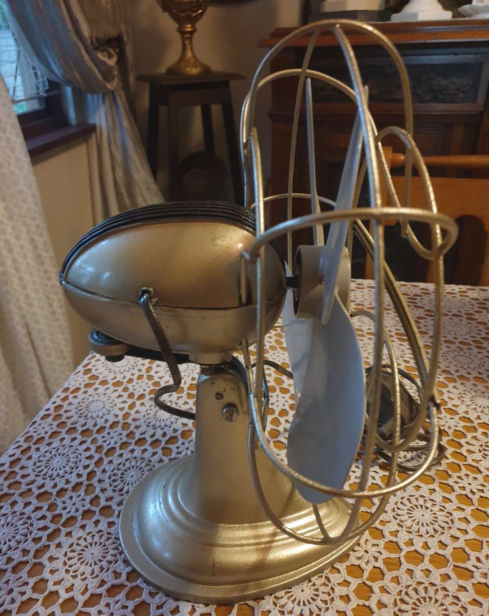 VINTAGE WESTINGHOUSE ART DECO   ELECTRIC FAN 1950's!