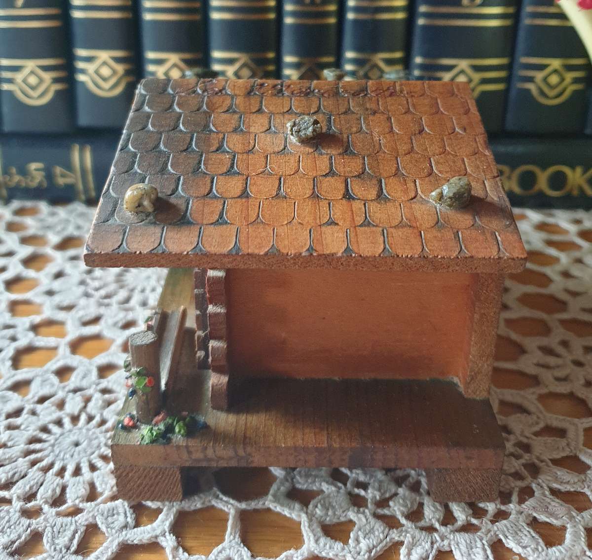 Vintage CUENDET Motion Wind Up Chalet Music Box