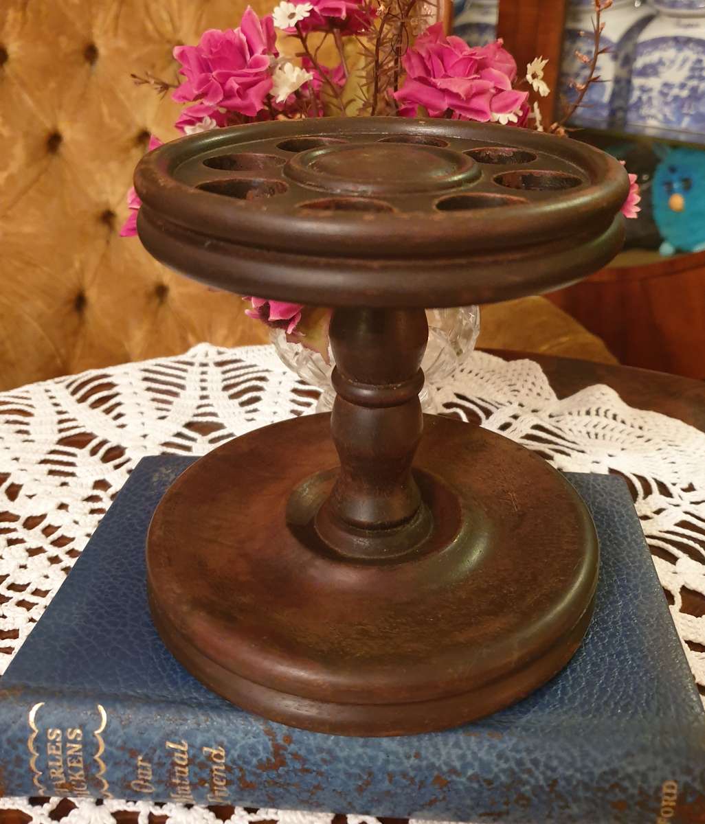 Wooden Smoking Pipe Stand