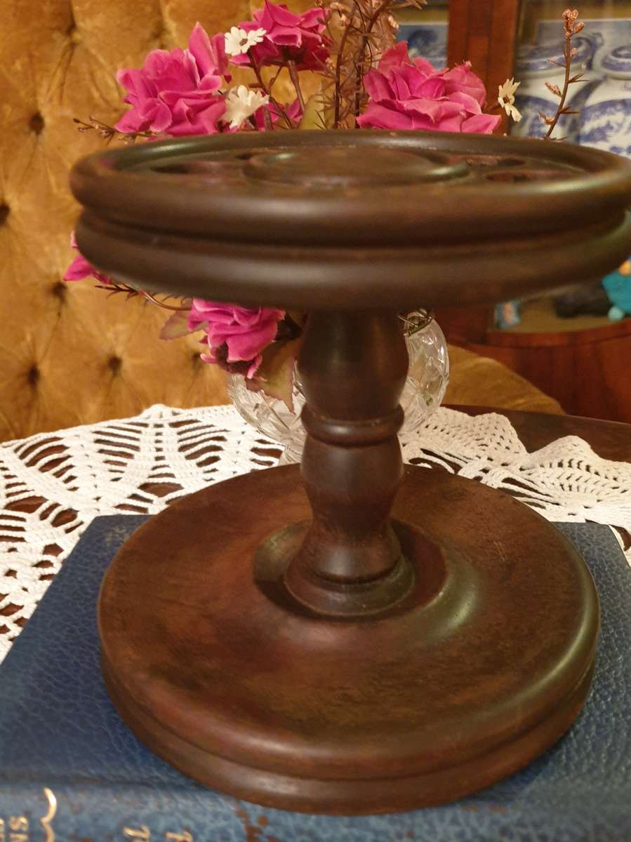 Wooden Smoking Pipe Stand