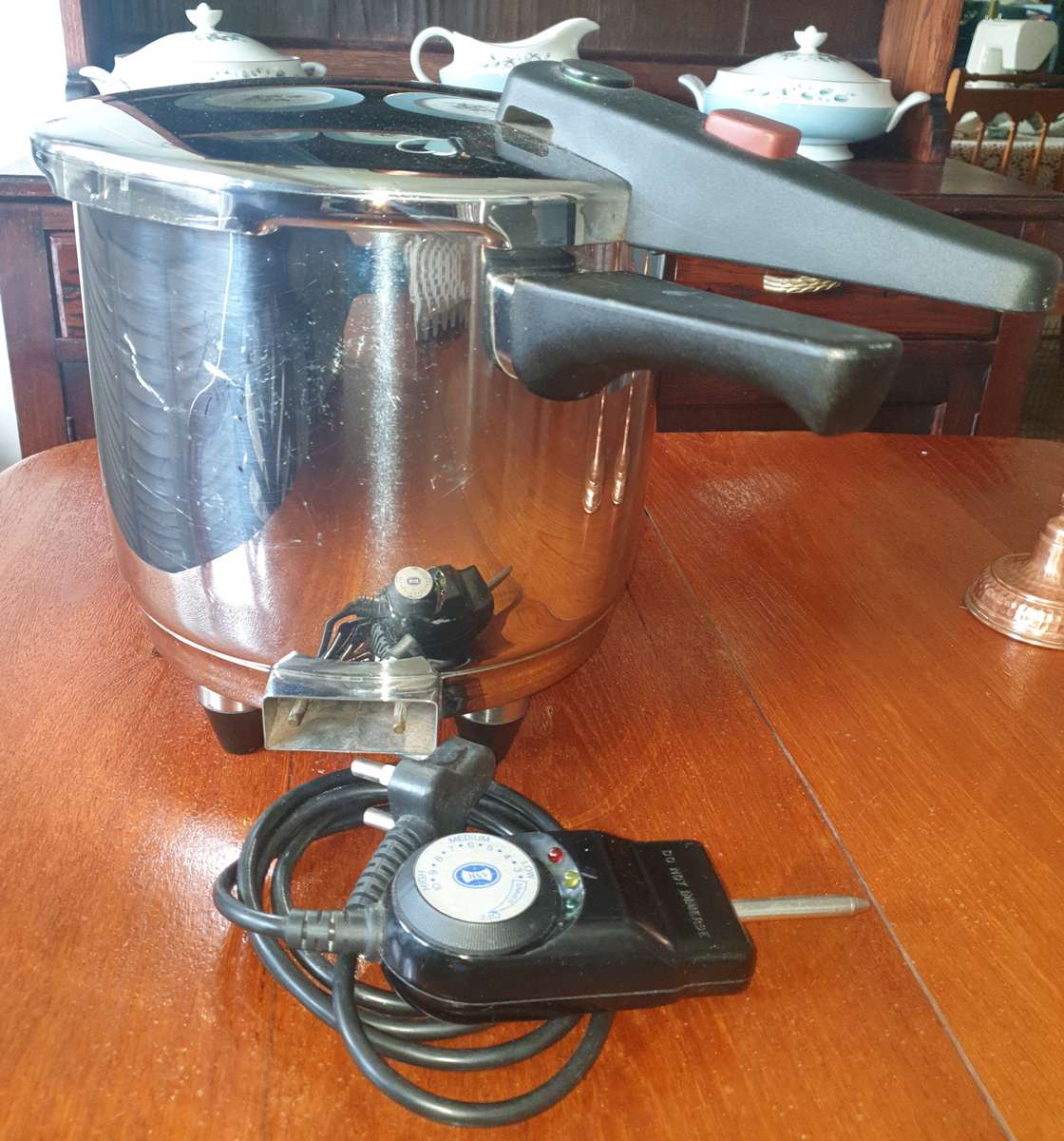 AMC COOKWARE - 8 Litre Speedcooker