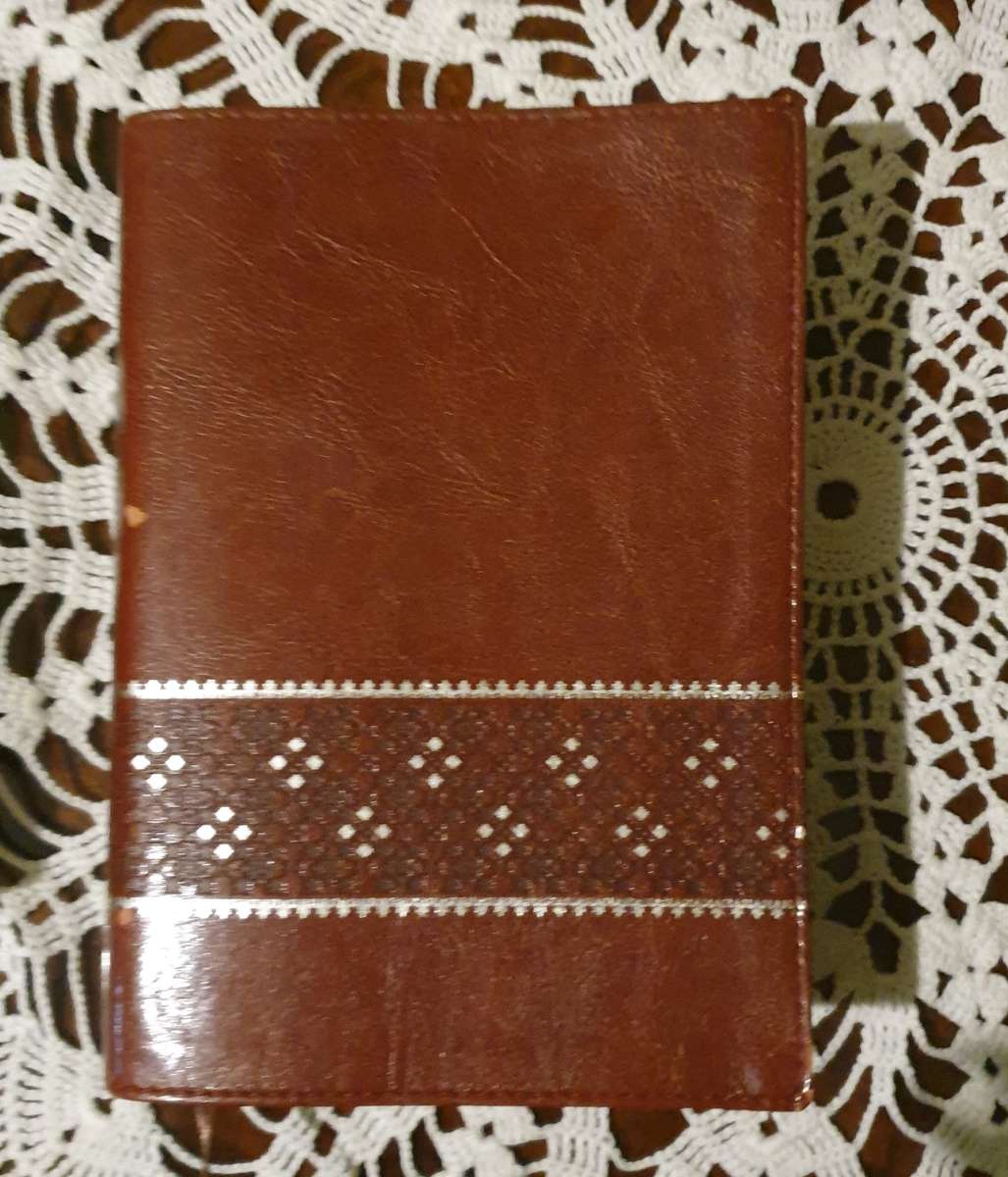 NLT Life Application Study Bible