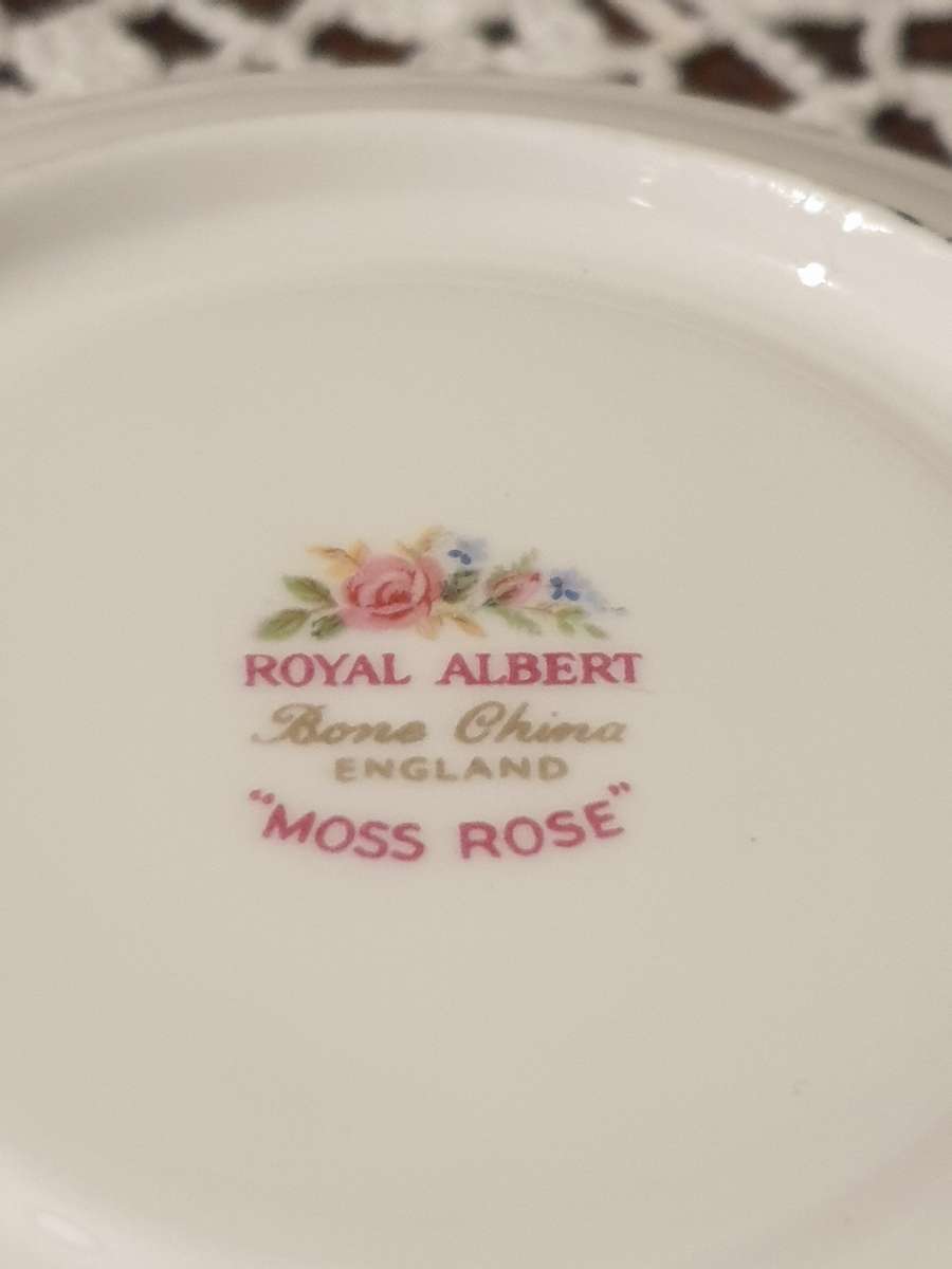 Moss Rose Beautiful Royal Albert Saucer