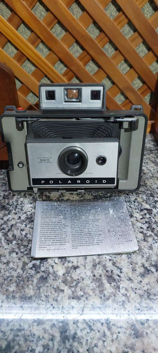POLAROID 320 INSTANT CAMERA