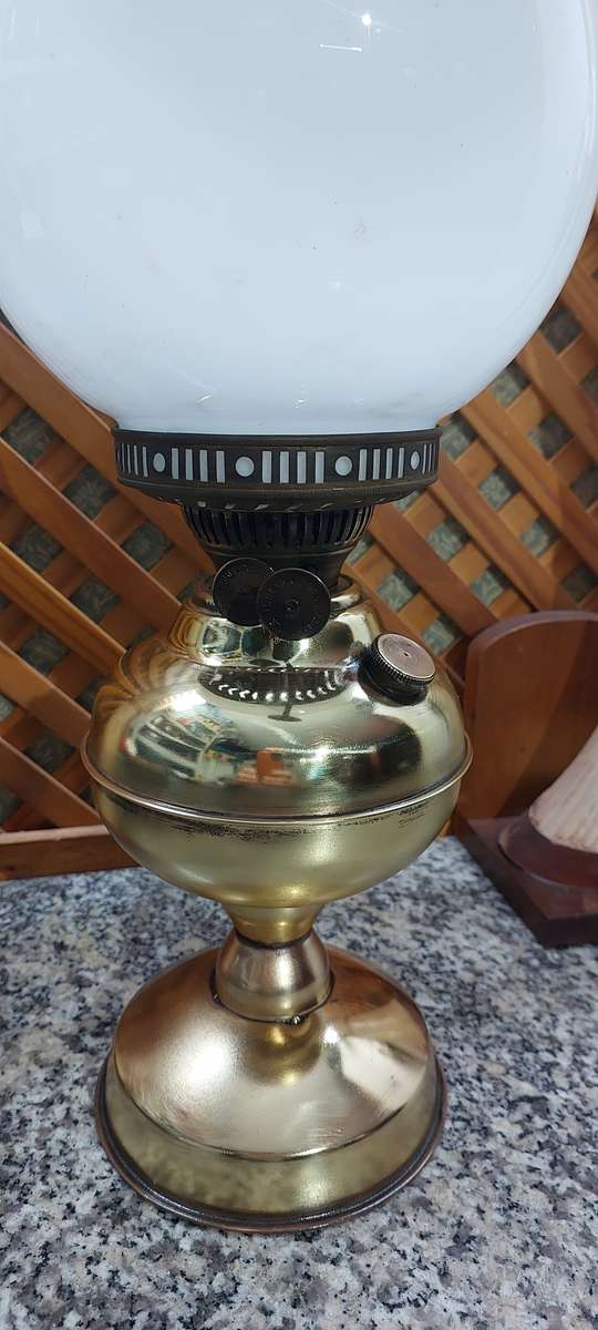 Early 20th Century Duplex Oil Lamp with Glass Shade