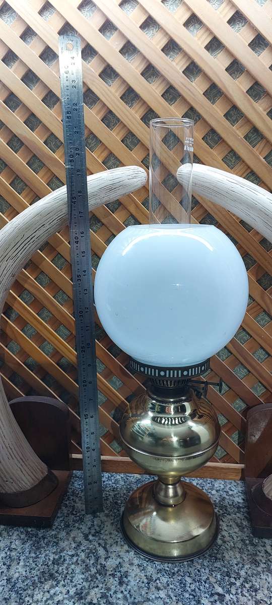 Early 20th Century Duplex Oil Lamp with Glass Shade