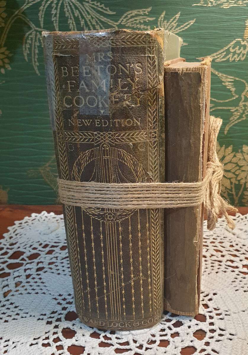 Mrs Beetons Family Cookbook  | HILDA'S "WHERE IS IT?" OF RECIPES | 2 VINTAGE BOOKS |
