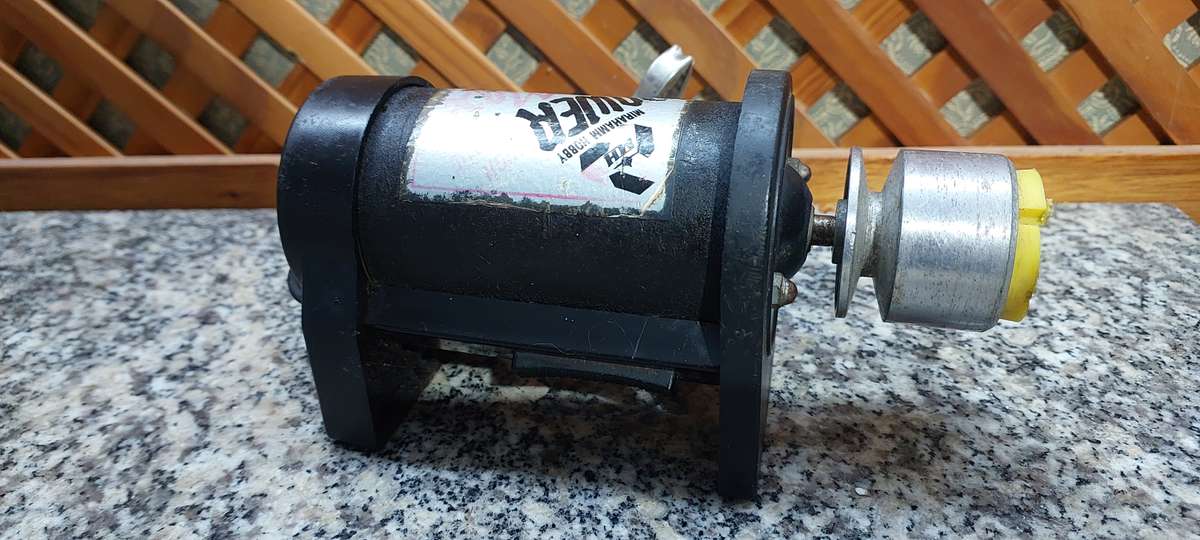 12 VOLT ELECTRIC STARTER MOTOR WITH HAND SWITCH  FOR MODEL AIRCRAFT