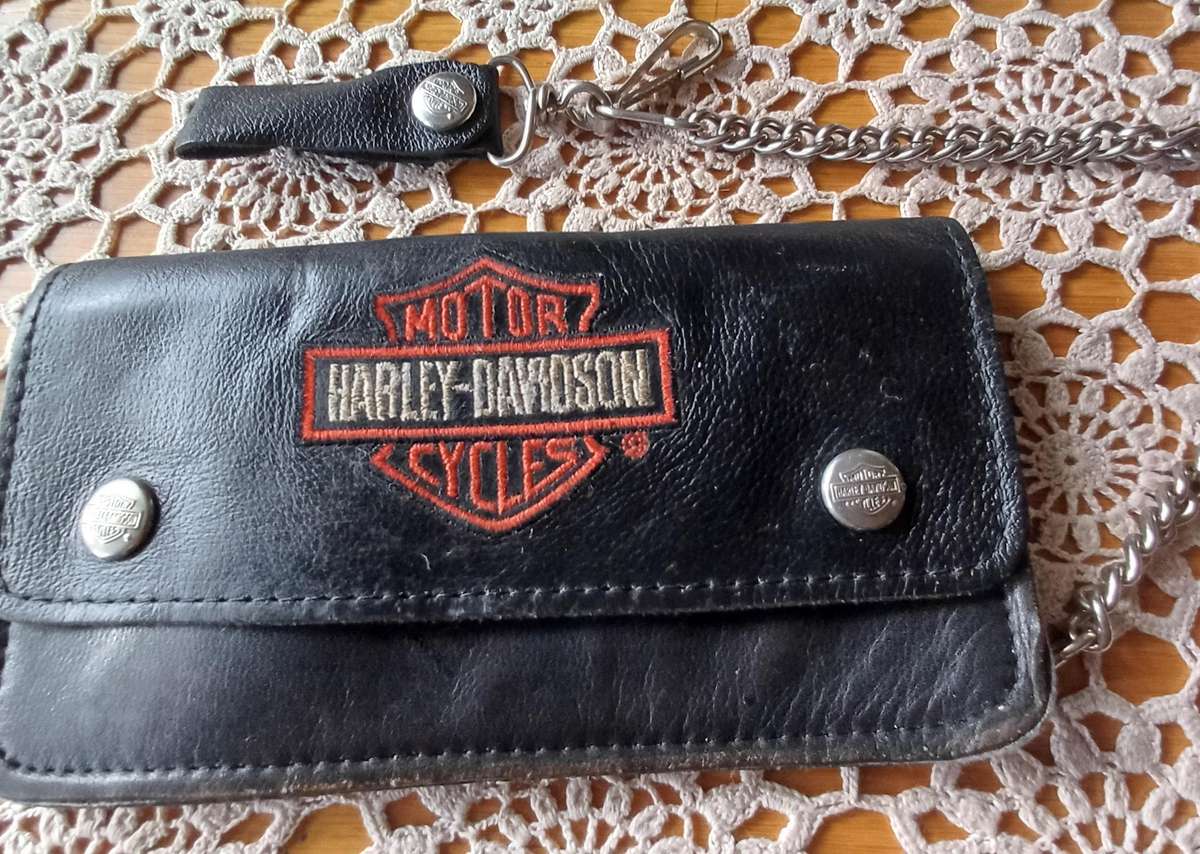 Harley-Davidson Men's Vintage Leather Biker Wallet with Chain & Clip