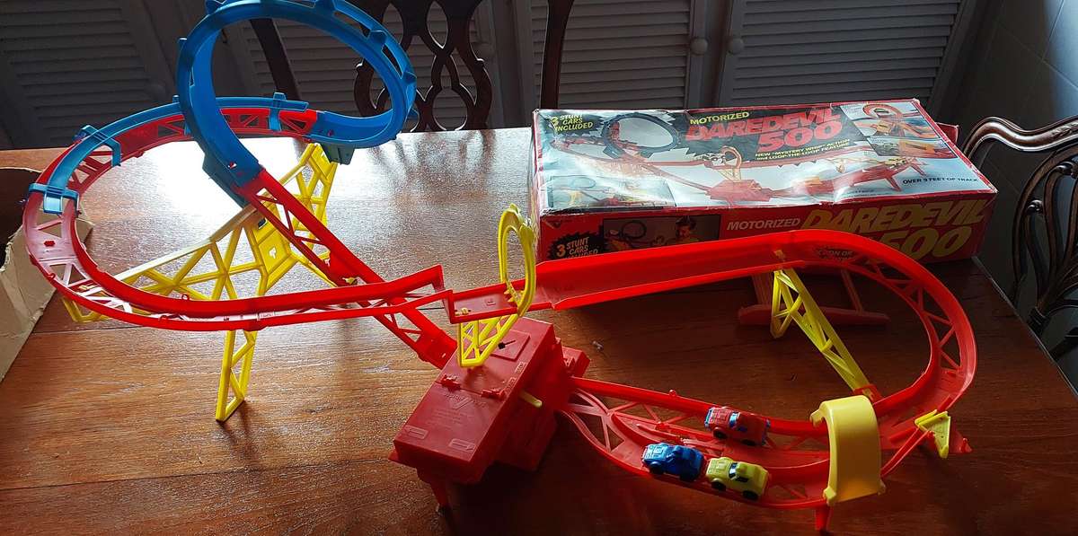 wow ... 1978 Daredevil 500 stunt car set