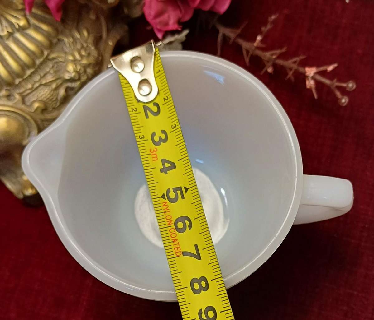 MILK GLASS | MILK POURER | VINTAGE |