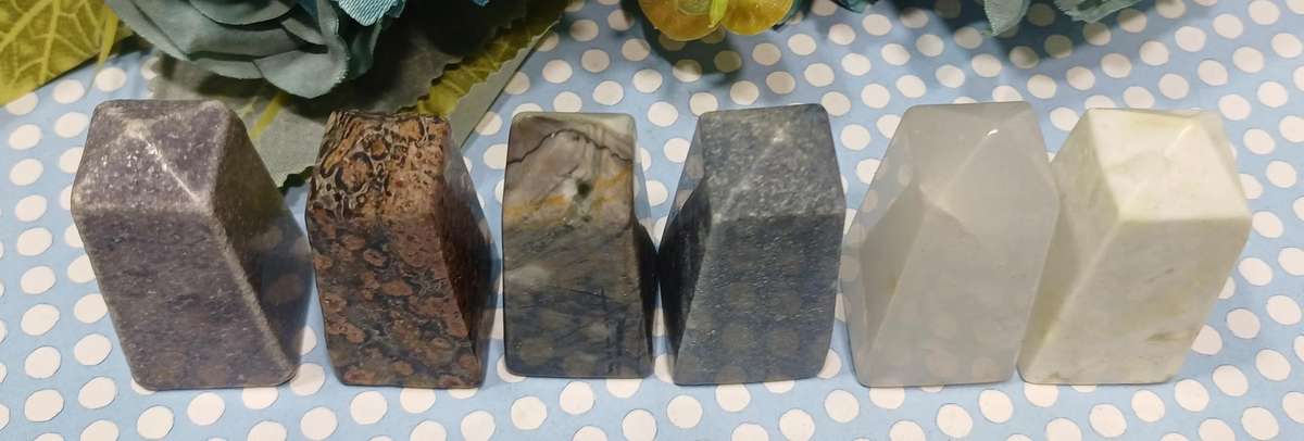 Set of 6 Crystal Pillars  Assorted Natural Stones (Approx. 2 x 2 x 4.5 cm Each) | 31 |