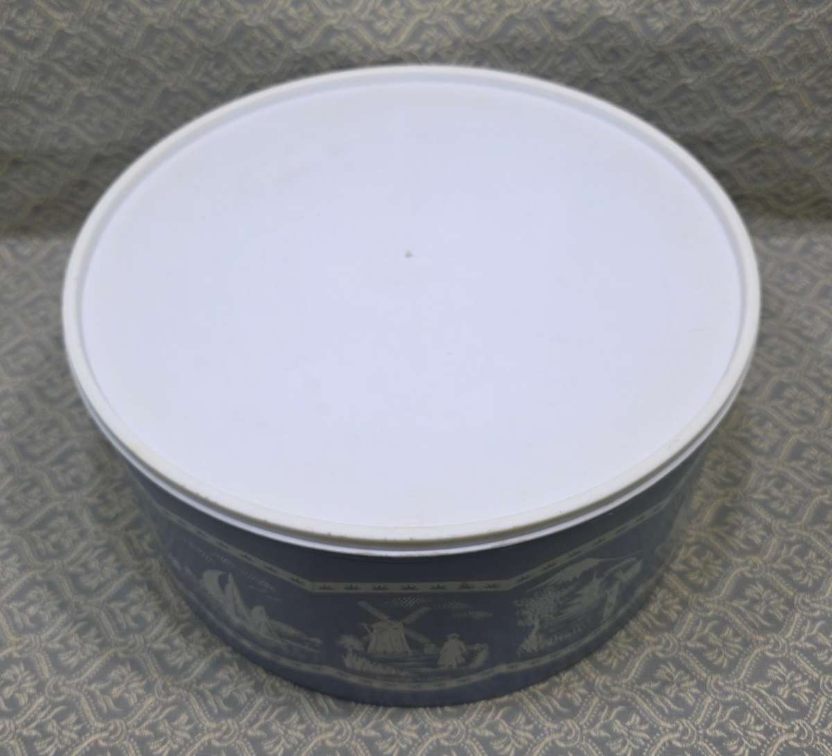 RIVIERA FOODS  BISCUIT CONTAINER