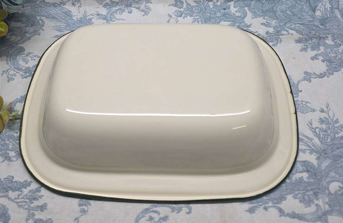 ENAMEL PIE DISH | HOME | KITCHEN |