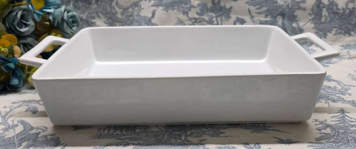 Large Woolworths porcelain baking dish | 01 |