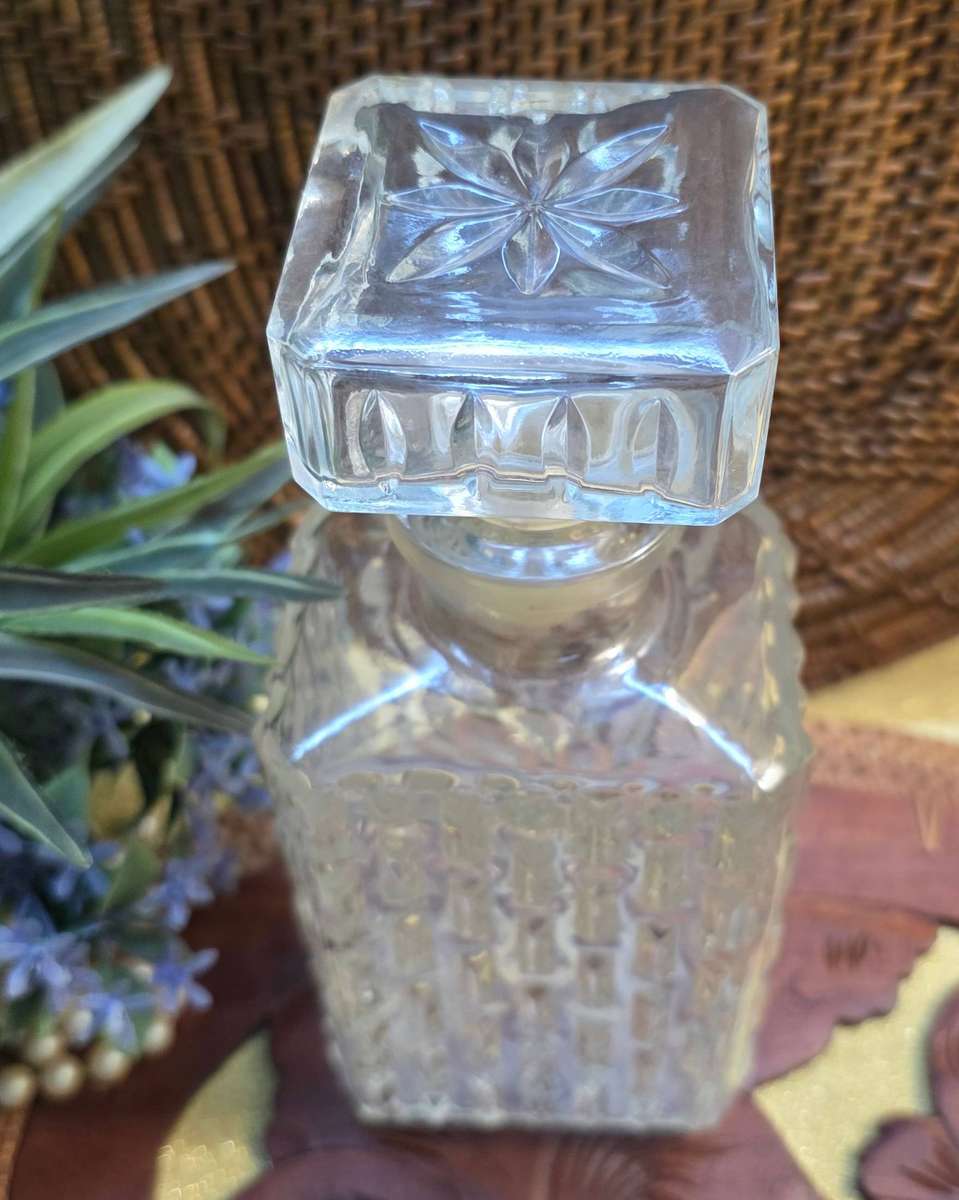 VINTAGE PERFUME BOTTLE | DECANTER | 1970'S |