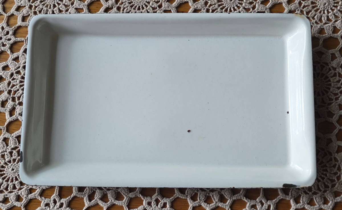 VINTAGE ENAMEL TRAY