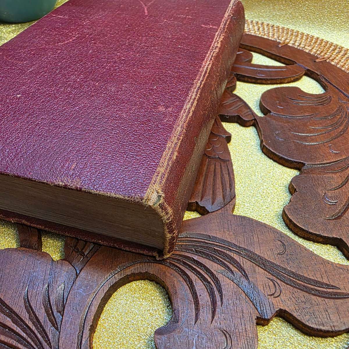 SET OF VINTAGE BOOKS | DECOR | READING |