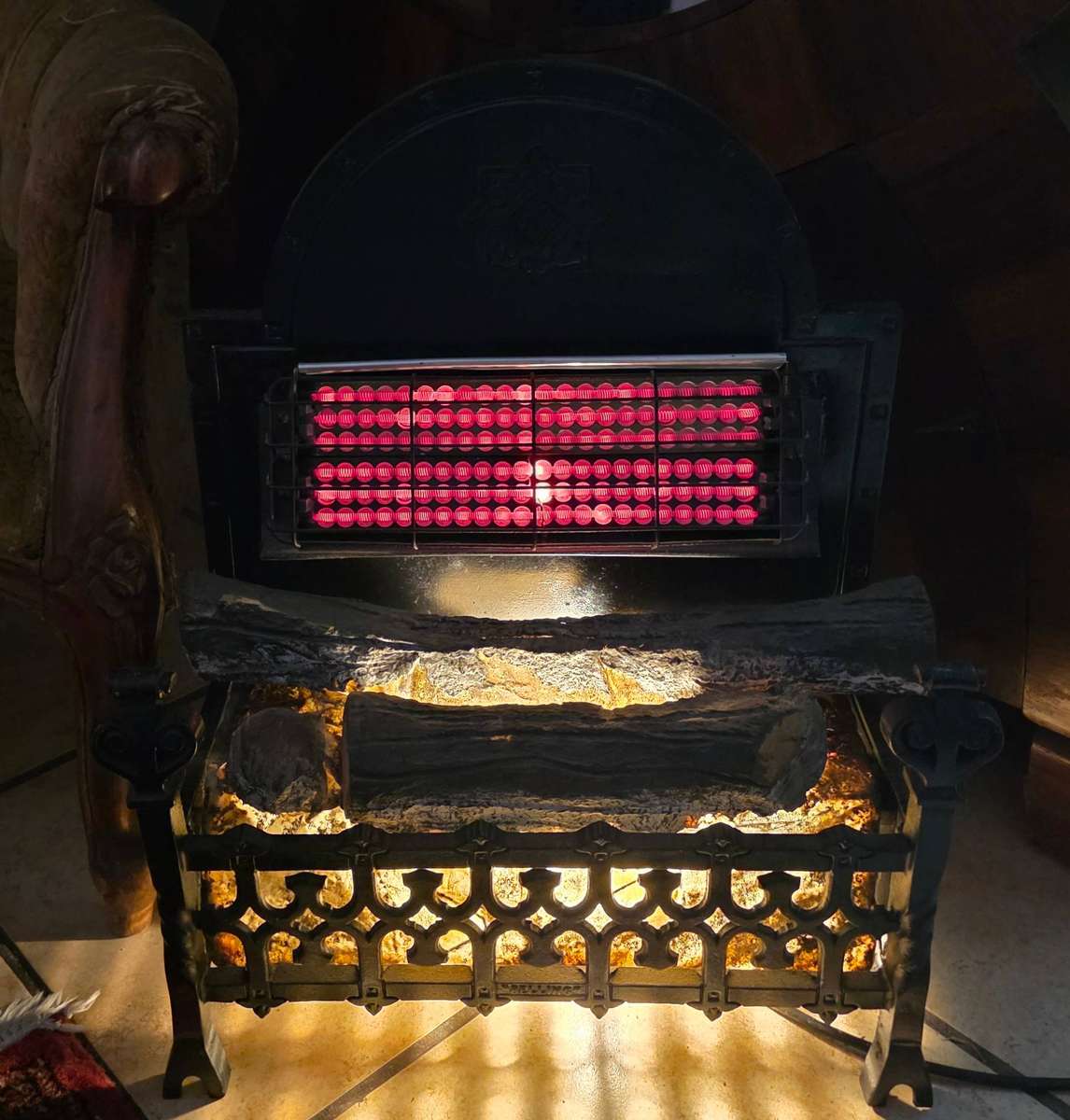 A STUNNING 1945 BELLING & Co Ltd MEDIEVIL STYLE ELECTRIC FIRE PLACE, WORKING! ABSOLUTELY AWESOME!