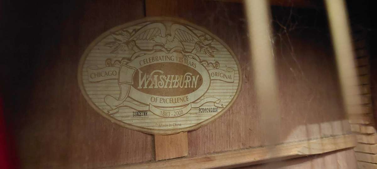 Washburn D10sce Heritage 10 Series Dreadnought Cutaway Acoustic/Electric Guitar