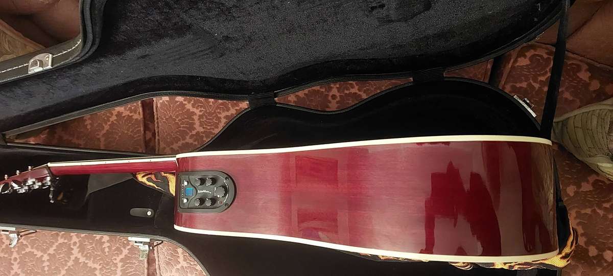 Washburn D10sce Heritage 10 Series Dreadnought Cutaway Acoustic/Electric Guitar